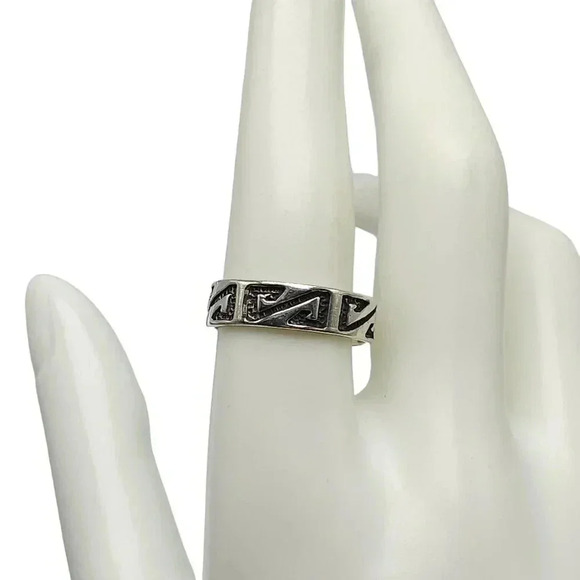 Etched Greek Key Band Ring Size 8.75 Silver Tone Vintage - Picture 1 of 5